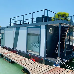 Houseboat Cadiz El Puerto - Casa Flotante Hotel en barco